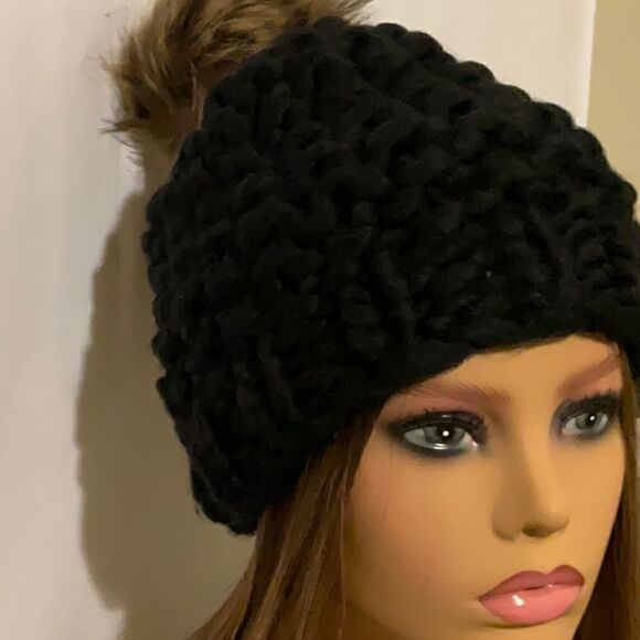 SALE! Super soft Pom Pom crochet Brand New! - Picture 2 of 3